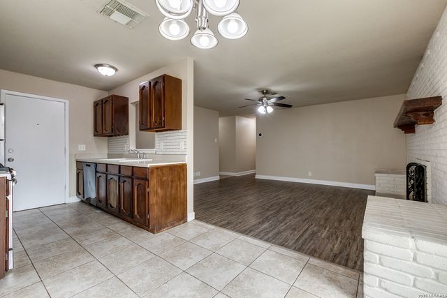 7114 SPRING MORNING ST, San Antonio, TX 78249