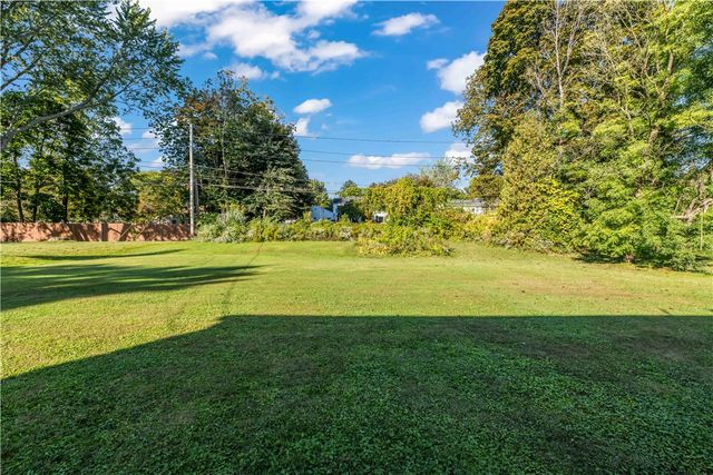 143 London Road, Webster, NY 14580