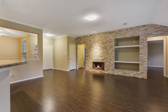 74 S Wynnoak Circle, The Woodlands, TX 77382
