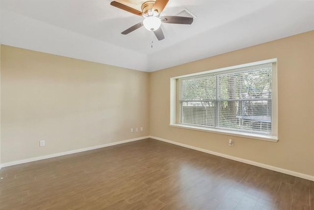 74 S Wynnoak Circle, The Woodlands, TX 77382