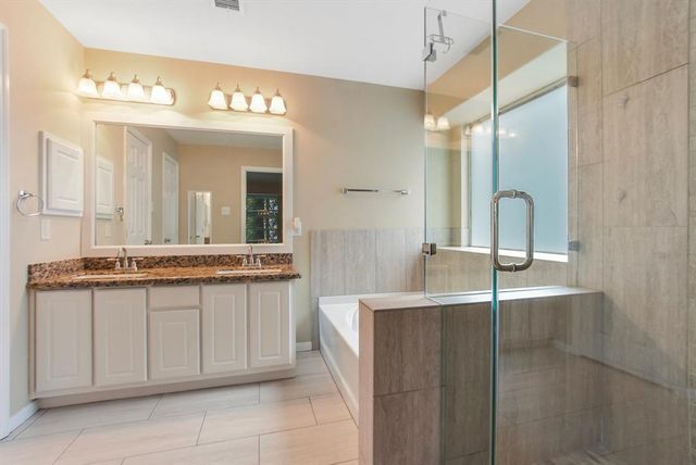 74 S Wynnoak Circle, The Woodlands, TX 77382