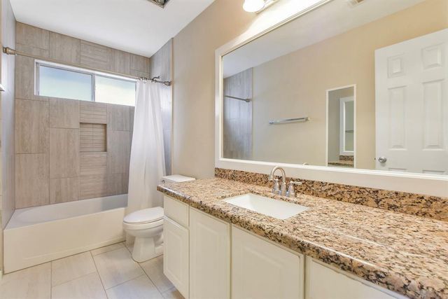 74 S Wynnoak Circle, The Woodlands, TX 77382