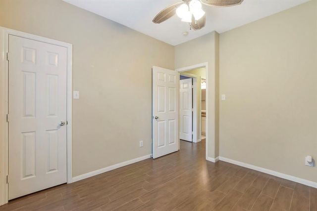 74 S Wynnoak Circle, The Woodlands, TX 77382