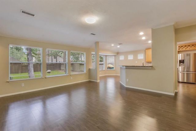 74 S Wynnoak Circle, The Woodlands, TX 77382