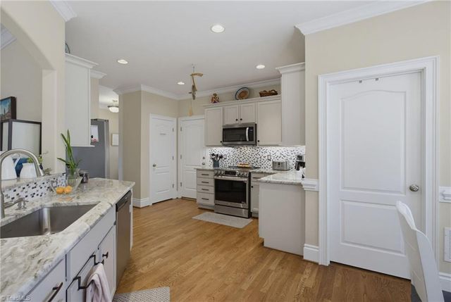 8510 Point Oak Drive, Colfax, NC 27235