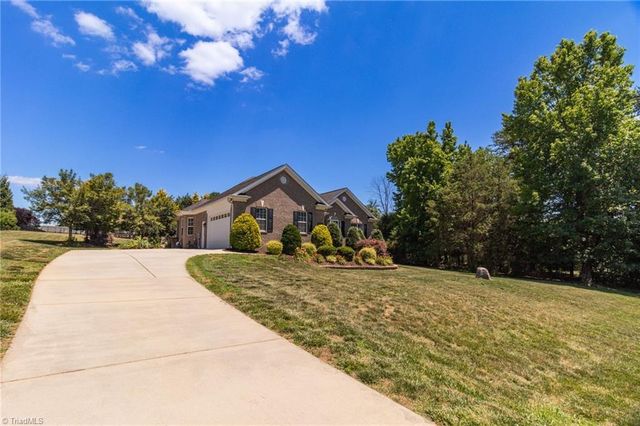 8510 Point Oak Drive, Colfax, NC 27235