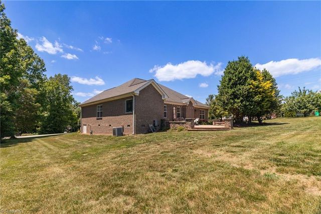 8510 Point Oak Drive, Colfax, NC 27235