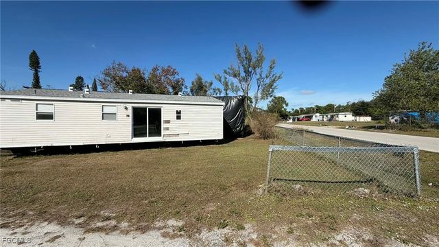 8066 Tolles DR, North Fort Myers, FL 33917