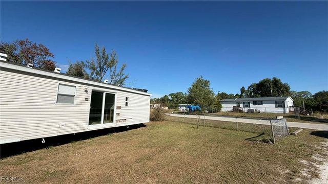 8066 Tolles DR, North Fort Myers, FL 33917