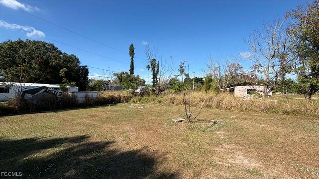 8066 Tolles DR, North Fort Myers, FL 33917