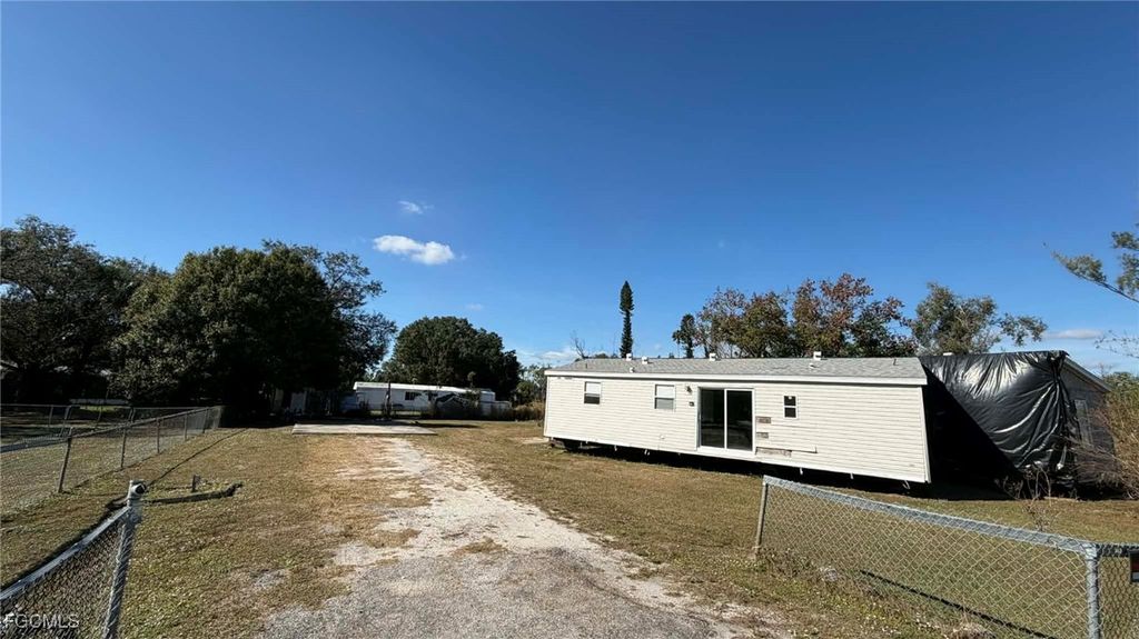 8066 Tolles DR, North Fort Myers, FL 33917