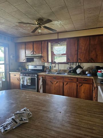 1404 Harlow Road, Summersville, MO 65571