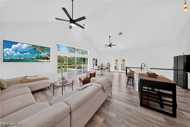 5191 Coral Wood DR, Naples, FL 34119