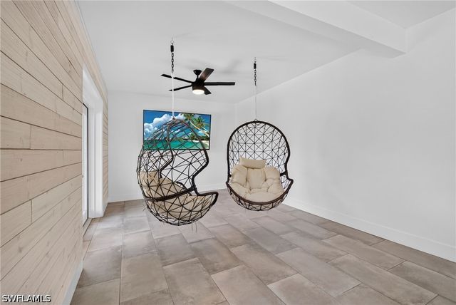 5191 Coral Wood DR, Naples, FL 34119