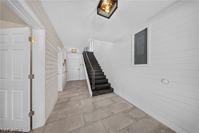 5191 Coral Wood DR, Naples, FL 34119