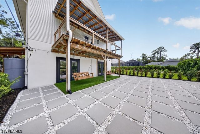 5191 Coral Wood DR, Naples, FL 34119