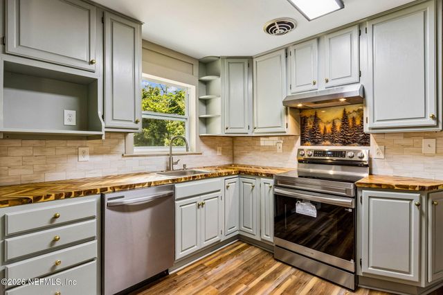 3445 CESERY Boulevard, Jacksonville, FL 32277