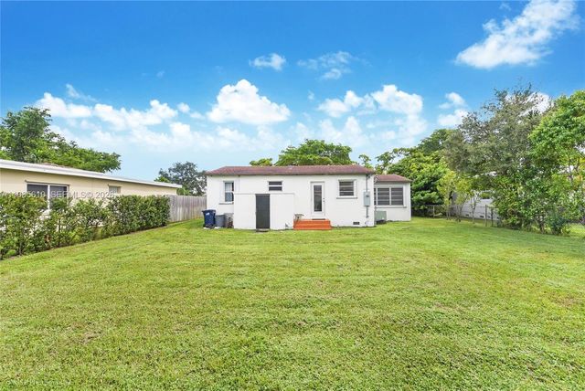 6457 SW 10th St, West Miami, FL 33144