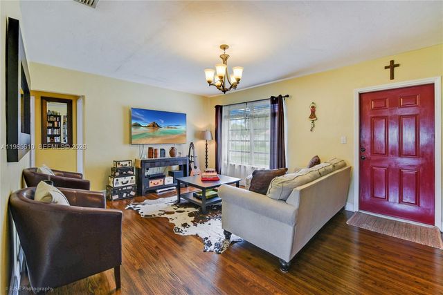 6457 SW 10th St, West Miami, FL 33144