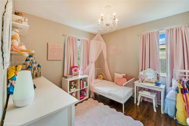 6457 SW 10th St, West Miami, FL 33144