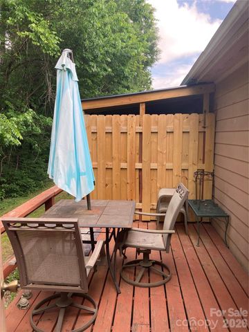1300 Larchmont Place 901, Salisbury, NC 28144