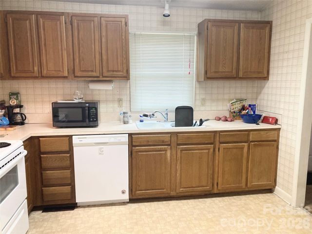 1300 Larchmont Place 901, Salisbury, NC 28144