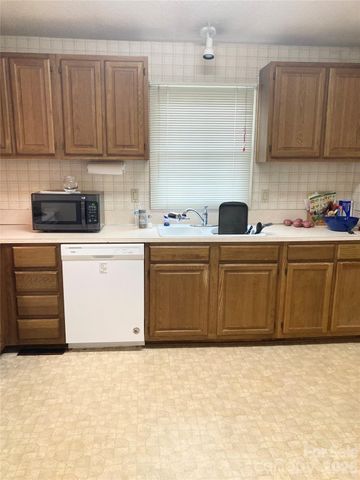 1300 Larchmont Place 901, Salisbury, NC 28144