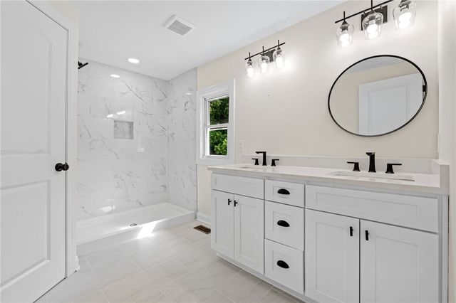 444 W Peachtree Street, Woodruff, SC 29388