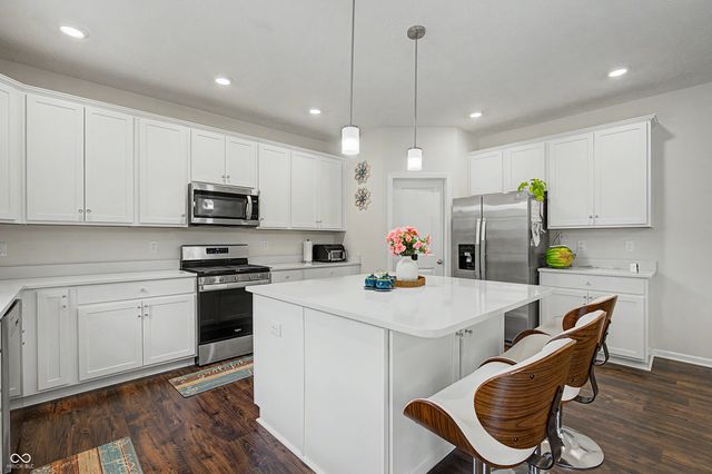 7696 Rolling Green Drive, Plainfield, IN 46168