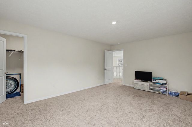 7696 Rolling Green Drive, Plainfield, IN 46168