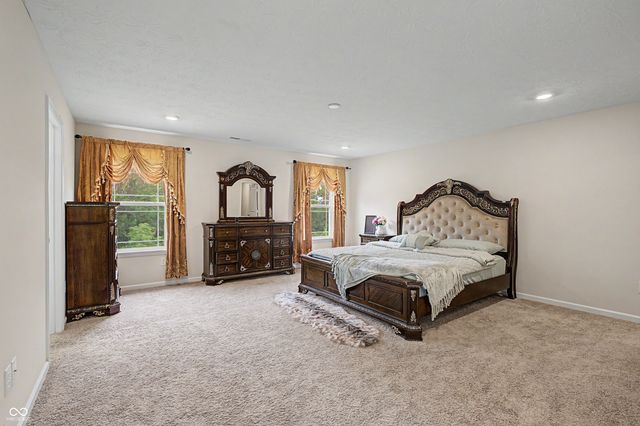 7696 Rolling Green Drive, Plainfield, IN 46168