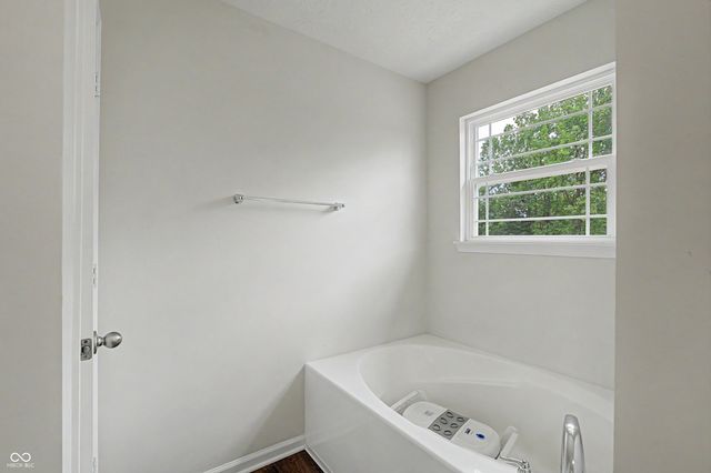 7696 Rolling Green Drive, Plainfield, IN 46168