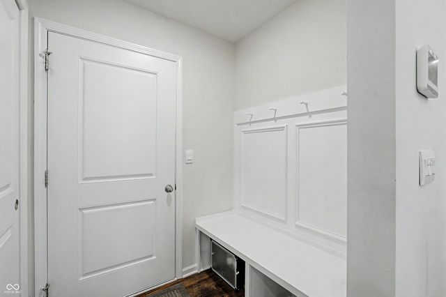 7696 Rolling Green Drive, Plainfield, IN 46168