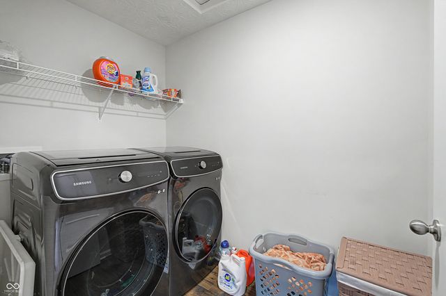7696 Rolling Green Drive, Plainfield, IN 46168