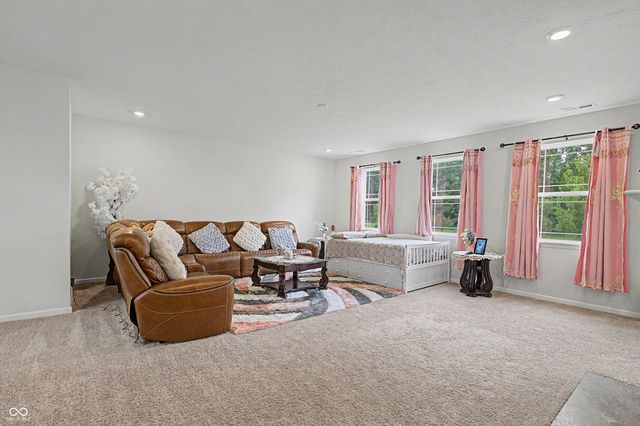 7696 Rolling Green Drive, Plainfield, IN 46168