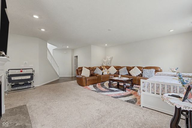 7696 Rolling Green Drive, Plainfield, IN 46168