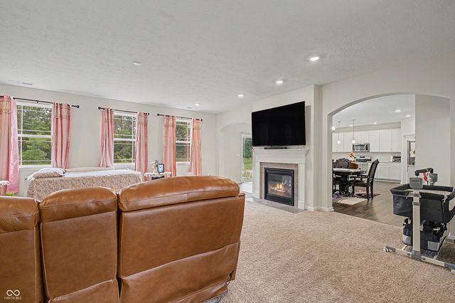 7696 Rolling Green Drive, Plainfield, IN 46168