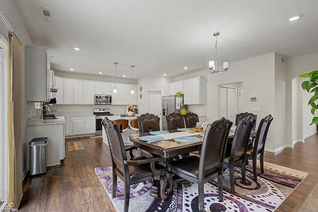 7696 Rolling Green Drive, Plainfield, IN 46168
