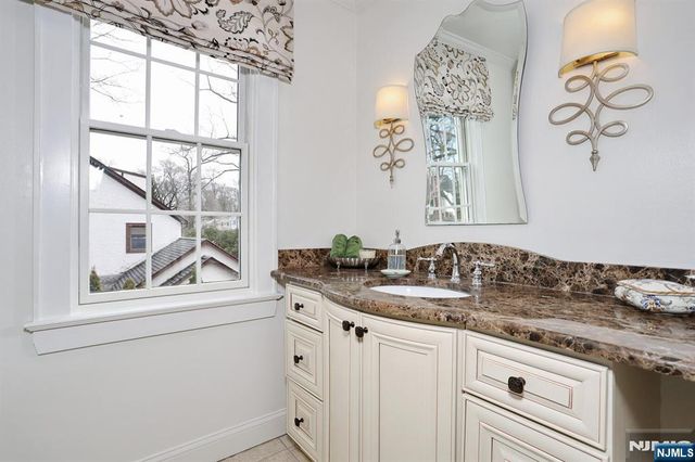 430 Wastena Terrace, Ridgewood, NJ 07450