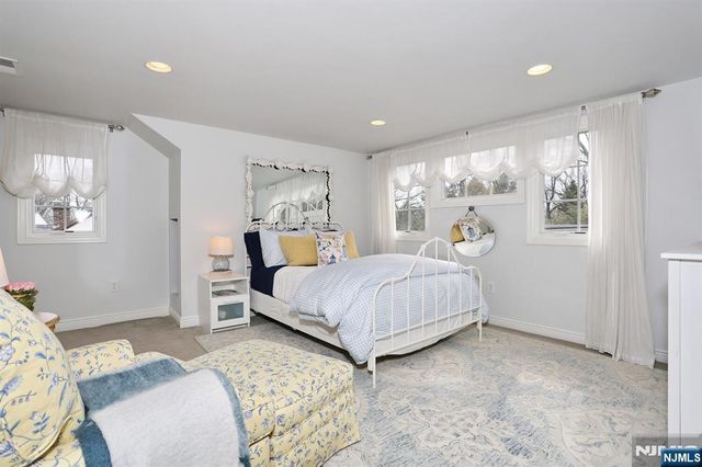 430 Wastena Terrace, Ridgewood, NJ 07450