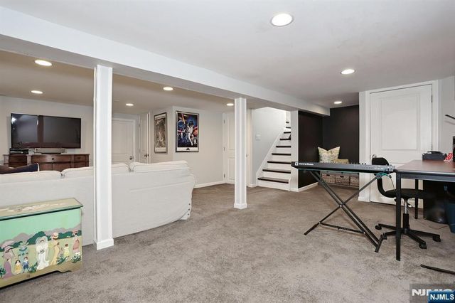 430 Wastena Terrace, Ridgewood, NJ 07450