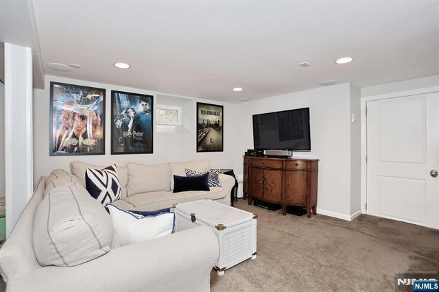 430 Wastena Terrace, Ridgewood, NJ 07450