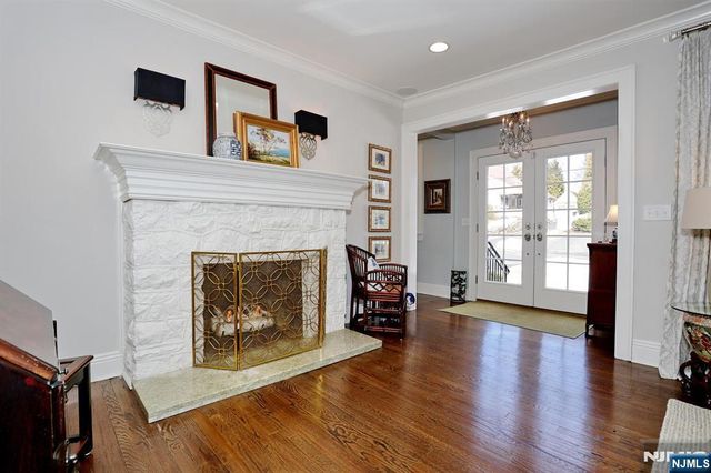 430 Wastena Terrace, Ridgewood, NJ 07450