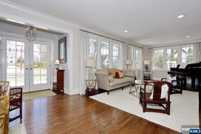 430 Wastena Terrace, Ridgewood, NJ 07450