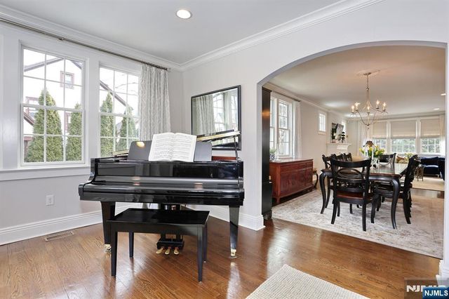 430 Wastena Terrace, Ridgewood, NJ 07450