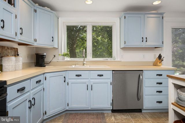 650 FAIRVIEW RD, Glenmoore, PA 19343