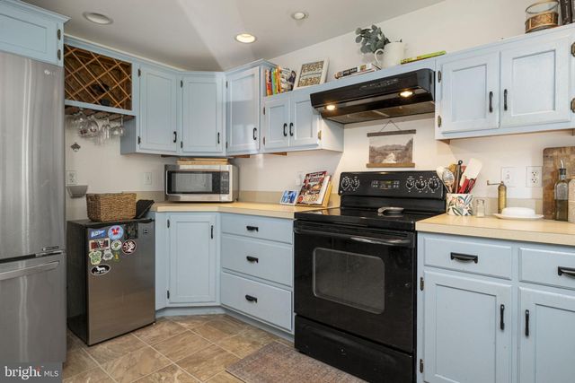 650 FAIRVIEW RD, Glenmoore, PA 19343