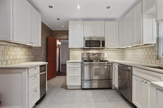 4601 State Line Road, Kansas City, MO 64112