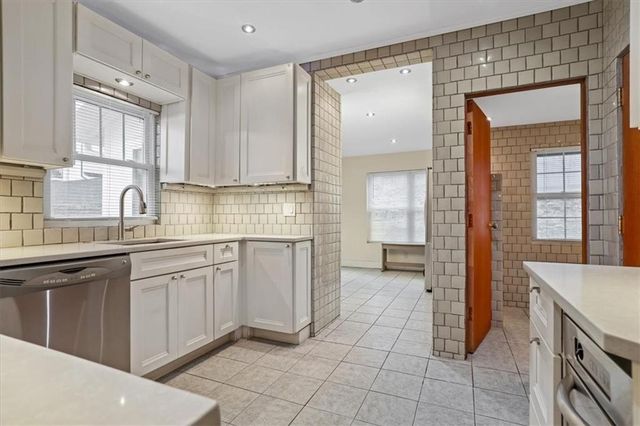 4601 State Line Road, Kansas City, MO 64112