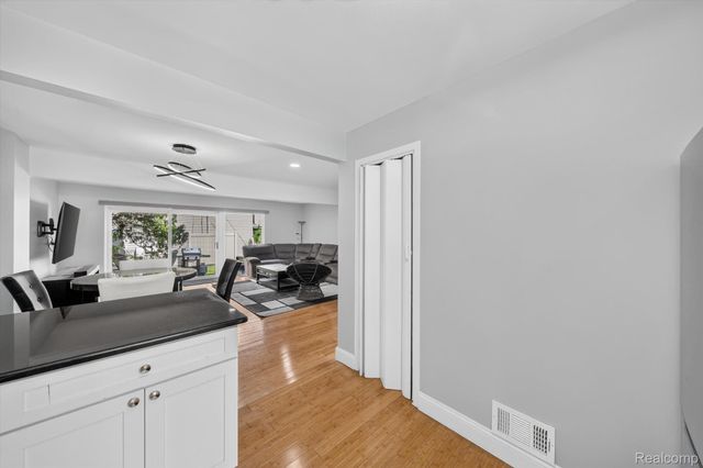 761 Kirts Boulevard, Troy, MI 48084